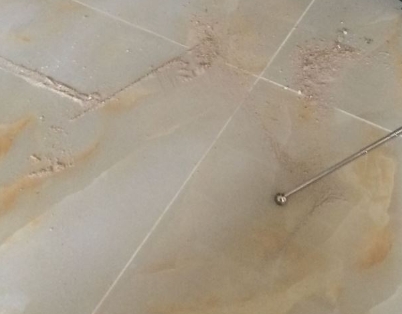 新绛瓷砖空鼓维修公司分享粘合剂选择不当在瓷砖铺贴过程中可能导致以下问题