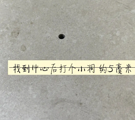 新绛瓷砖空鼓维修公司专业解答在瓷砖铺贴过程中，如果砂料搅拌不均匀，将会带来以下问题